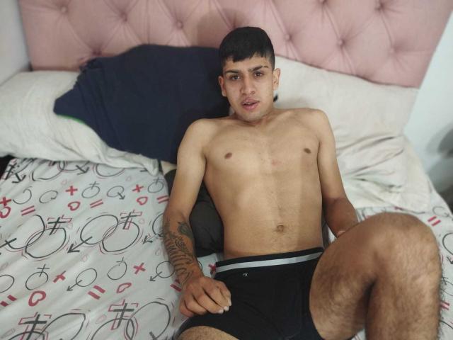 DeniFamos - Live sex cam - 22951629