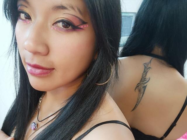 EmaCorine - Live porn &amp; sex cam - 22956677