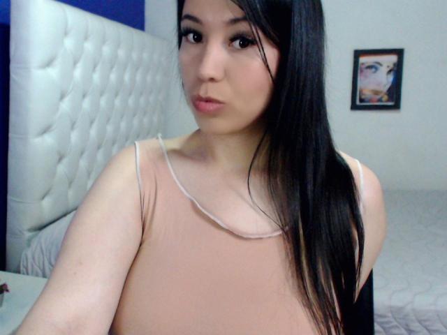 LizBellaa - Live sex cam - 22965913