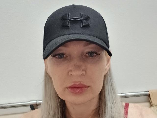 IanaO - Live sex cam - 22971945