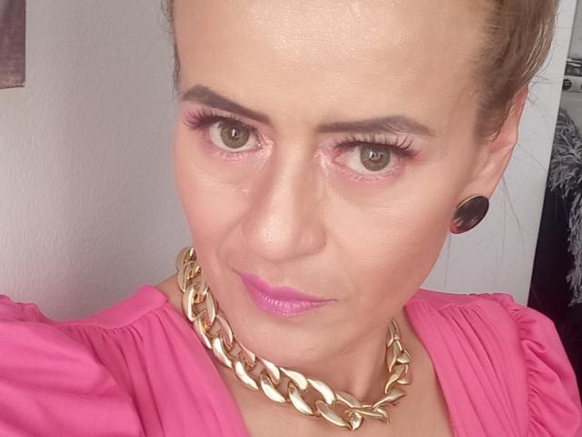 Maghenta - Live sex cam - 22973793