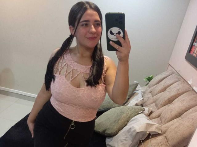 LailaRogerts - Live porn &amp; sex cam - 22975065