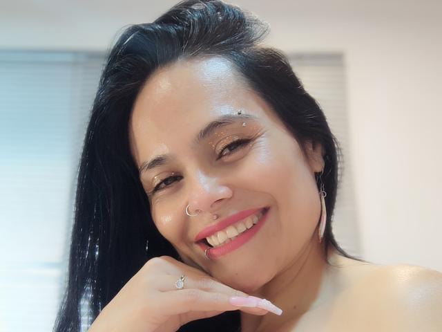 CharlotteCrofort - Live sexe cam - 22975133