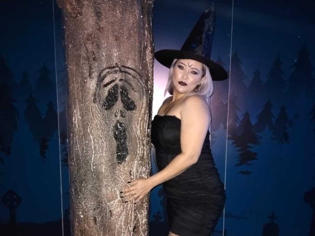 WandaaFox - Live sex cam - 22979585