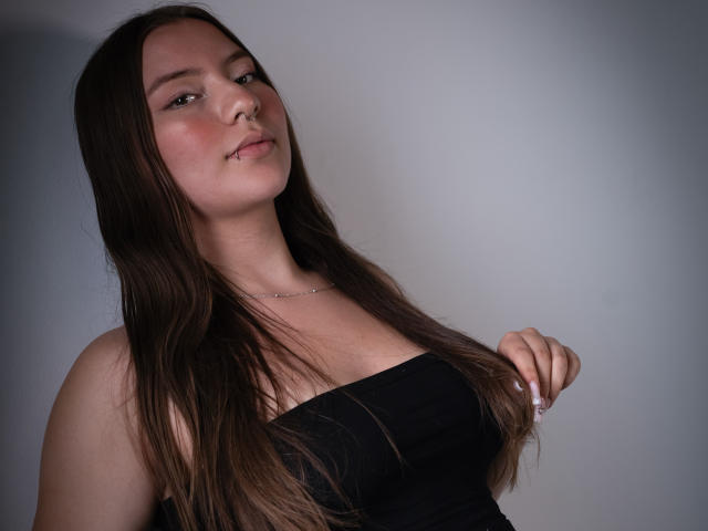 BellaSaeenz - Live sex cam - 22981429