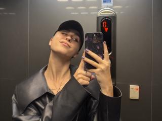 Izida - Live Sex Cam - 22988985