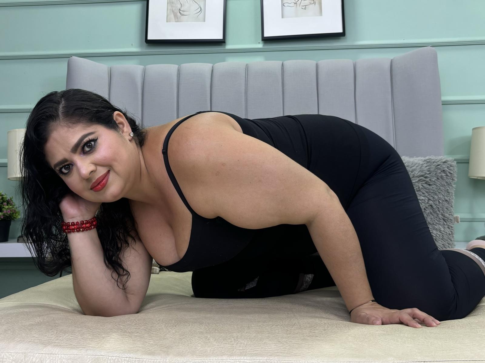 CristalFoxxy - Live sex cam - 22998693
