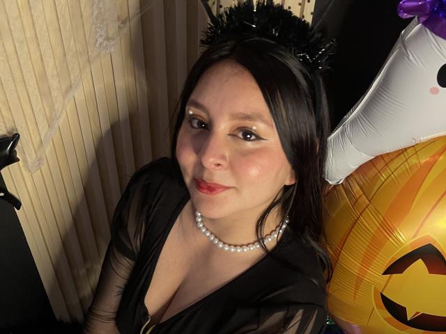 EmaJames - Live Sex Cam - 23006893