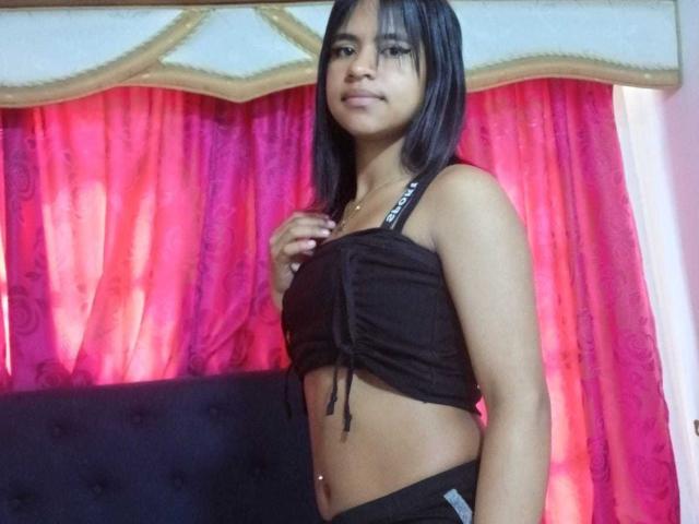 LesbiaThreeBebes - Live sex cam - 23008481