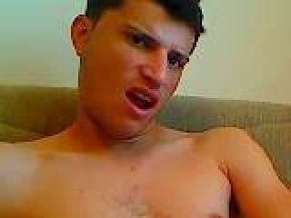 GentilChris - Live chat hot with this Gays with muscular build 