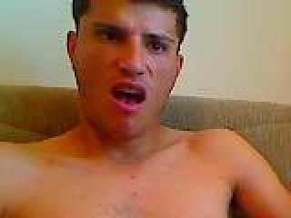 GentilChris - Live cam hard with a Men sexually attracted to the same sex with toned body 