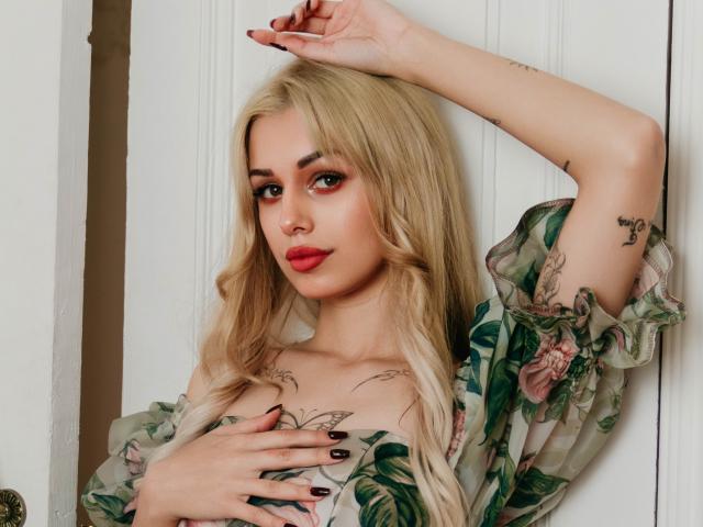LaraMoss - Live sex cam - 23013505