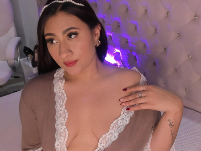 ShiaraRussi - Live porn &amp; sex cam - 23021349