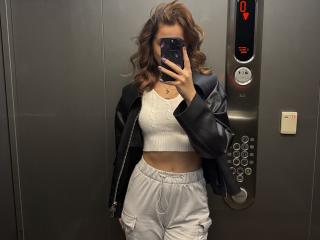 Izida - Live Sex Cam - 23021641