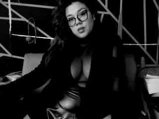 EmilyDom - Sexe cam en vivo - 23021909
