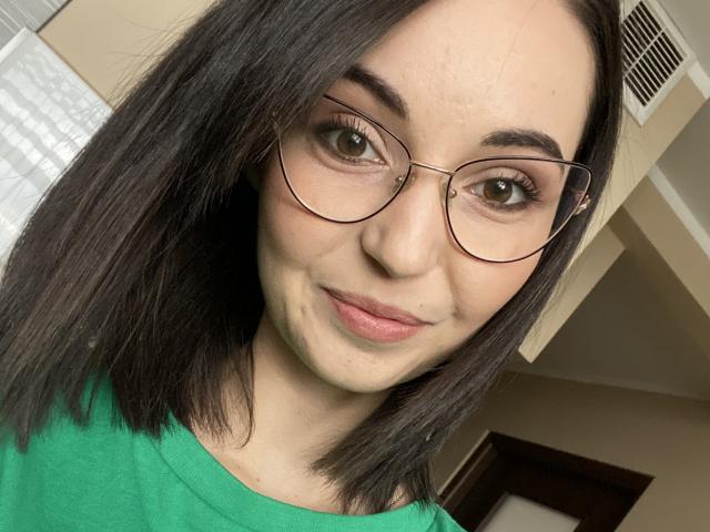 ChloeSensual - Live sex cam - 23032109