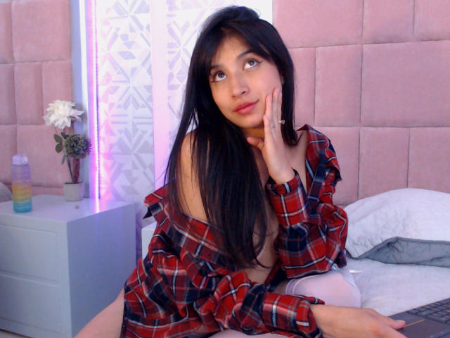 NaiaSanders - Live porn &amp; sex cam - 23032213