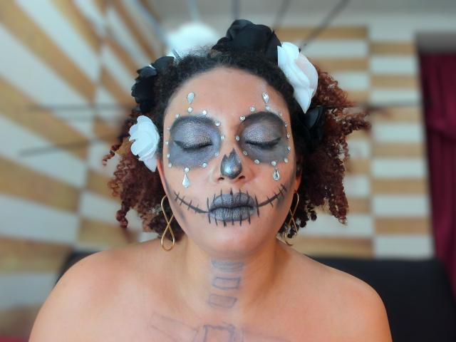 VioletaSwitch - Live porn &amp; sex cam - 23032421