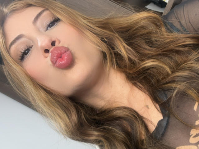 LizzieRossa - Live sex cam - 23033389