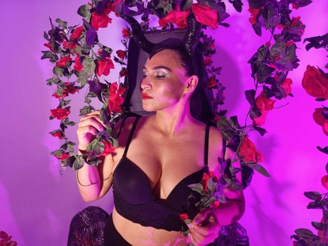RachelTheran - Live sex cam - 23038093