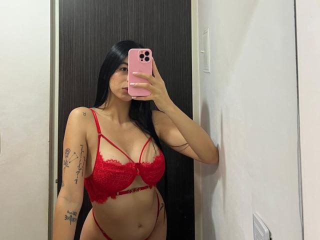 IsabellaJames - Live sex cam - 23040709
