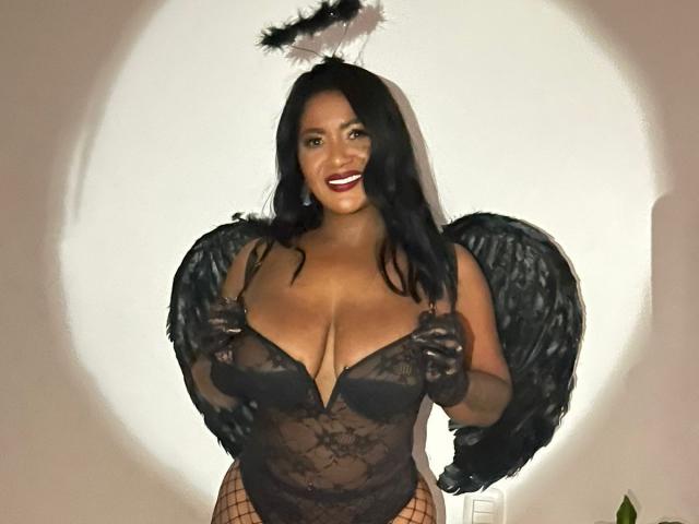 CristinaWillis - Live sexe cam - 23040805