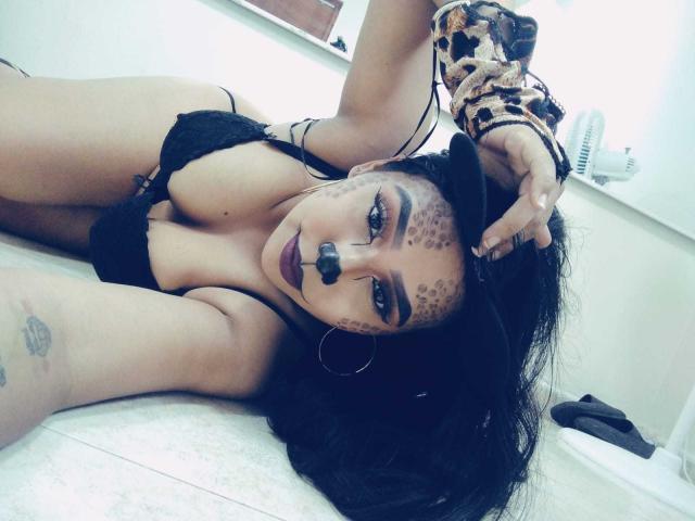 AliciaRichie - Live Sex Cam - 23041761