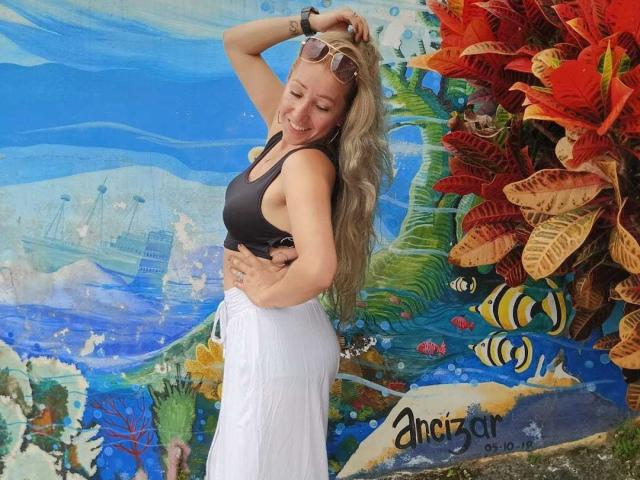 LatineLoveHot - Live sex cam - 23047553