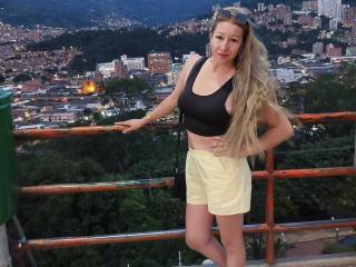 LatineLoveHot - Live sex cam - 23047629