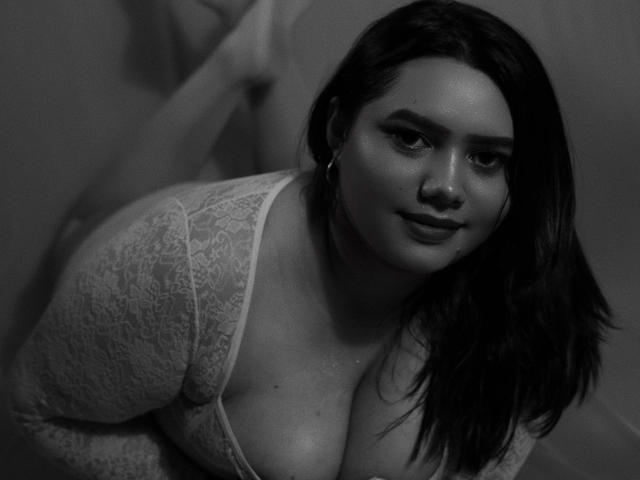 CurvyHorny - Live porn &amp; sex cam - 23057749