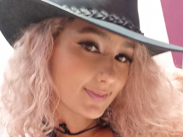 FloraSaenz - Live porn &amp; sex cam - 23057793