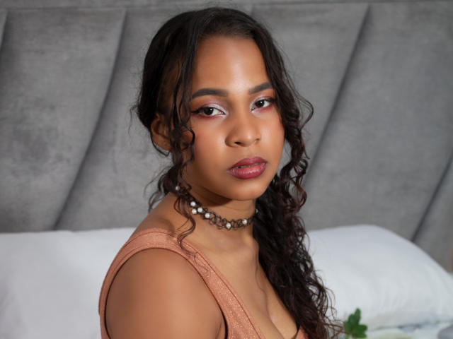 DafneLivy - Live sex cam - 23061089