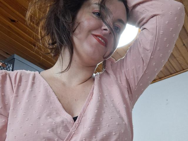 LaFrancaiseJessy - Live sex cam - 23066105