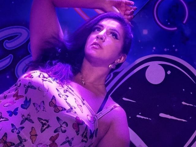 AndreaSharick - Sexe cam en vivo - 23069641