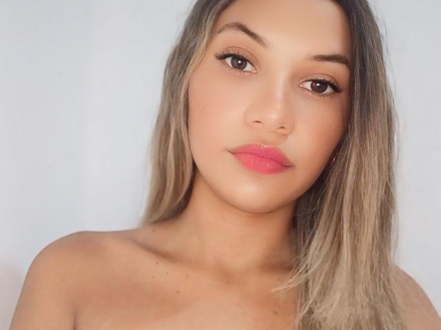 SashaChloe - Live Sex Cam - 23073657