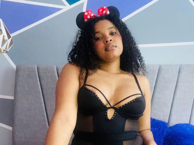 GoddesAthenaa - Live Sex Cam - 23076785