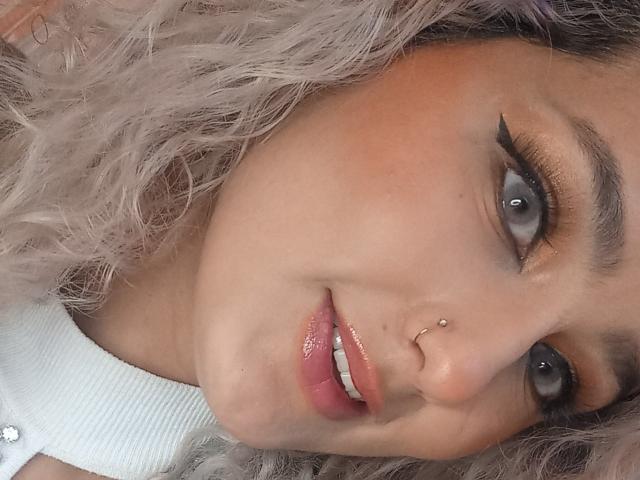 FloraSaenz - Live porn &amp; sex cam - 23077133