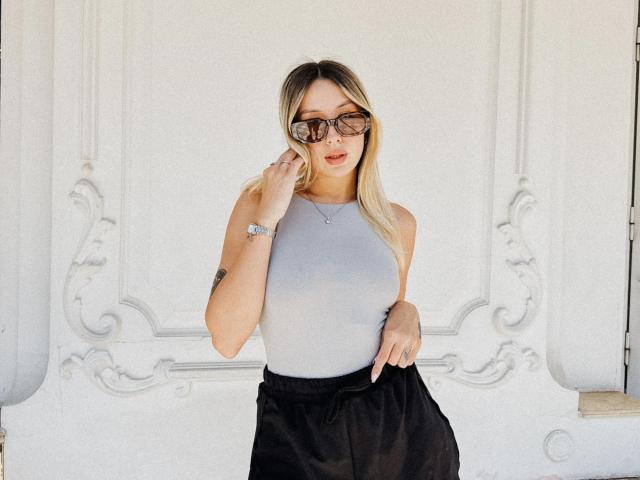 VikkyLikky - Live porn &amp; sex cam - 23079473