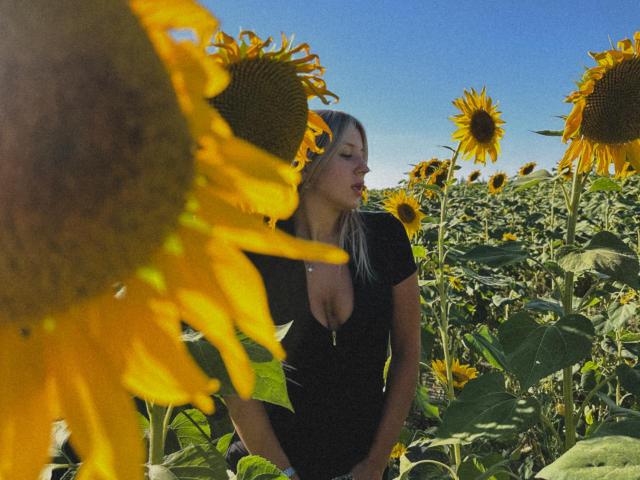 VikkyLikky - Live sex cam - 23079529