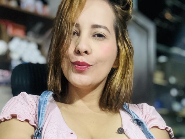 SaritaVelez - Live sexe cam - 23080373