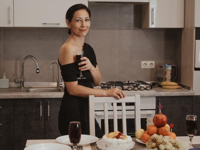 LiluGrants - Sexe cam en vivo - 23080913