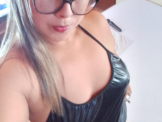 NatashaBeckeer - Live sex cam - 23084437