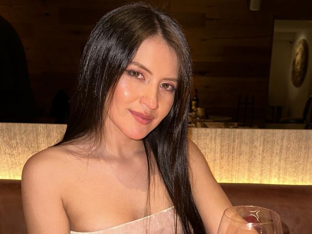 AmelieMuller - Live sex cam - 23084813