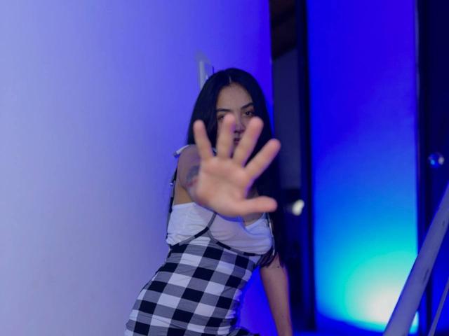 CallMeaAnna - Live sex cam - 23086097