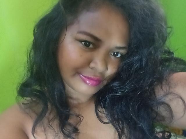 ChellaLove - Live sex cam - 23089025
