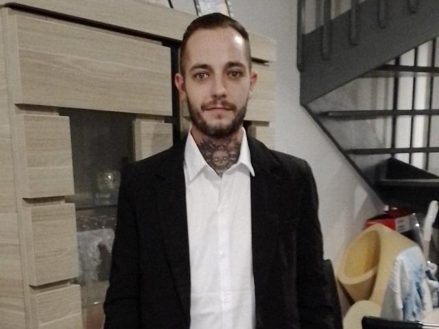 Gourmand69s - Live Sex Cam - 23090637