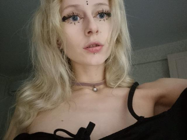 ExcitedBlizzard - Live sexe cam - 23092313