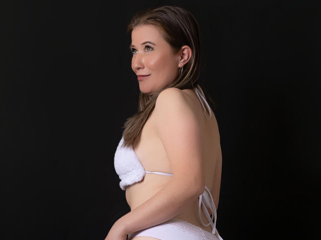 SaraBlondieMilf - Sexe cam en vivo - 23092625