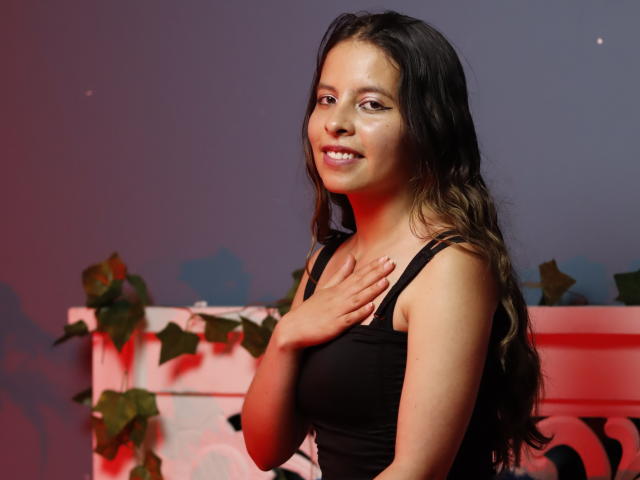 JuliaWaine - Live Sex Cam - 23095489