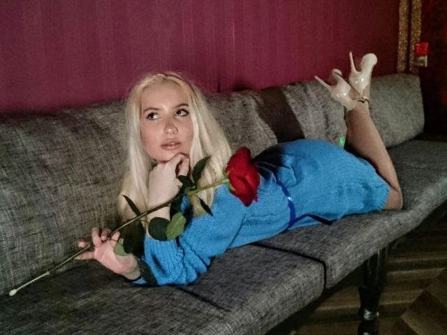 ElzaKomx - Live porn &amp; sex cam - 23101285